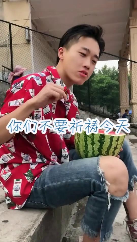 操场上吃瓜视频在线观看,揭秘吃瓜群众在线观看的狂欢时刻