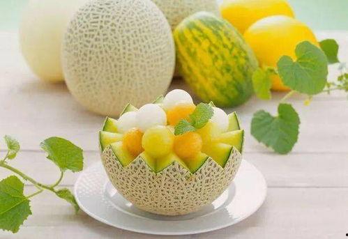 小朋友吃哈密瓜水果视频,亲子共享哈密瓜美味瞬间